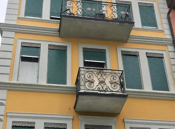 Central Beauty Scenery Apartment